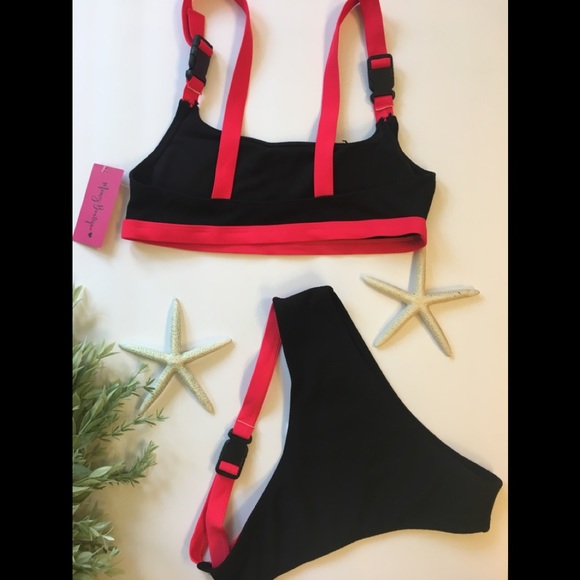 Black and Red Buckle Clip Style bikini set - Picture 3 of 3
